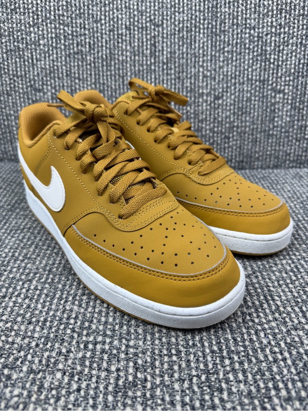 Nike Court Vision Low V2 NBK Mens 8.5 Wheat Sail HV8139-700 Sneakers